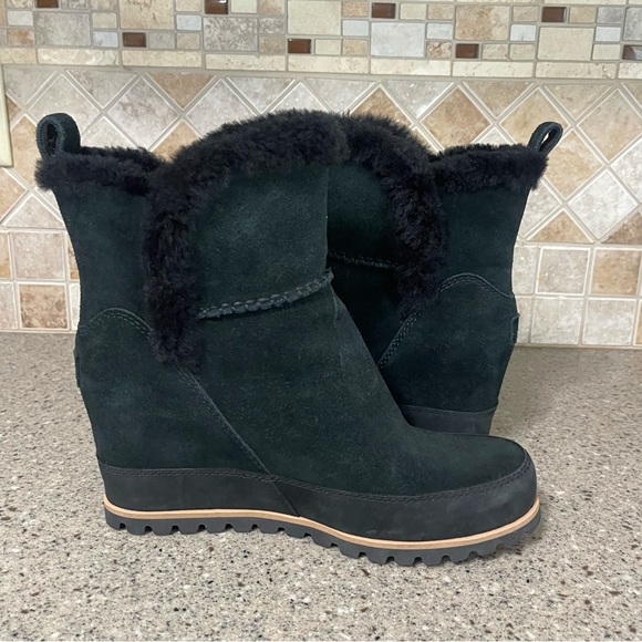 UGG EUC Black Marcella Waterproof Leather Suede Wedge Boot Size 8 - Picture 6 of 10